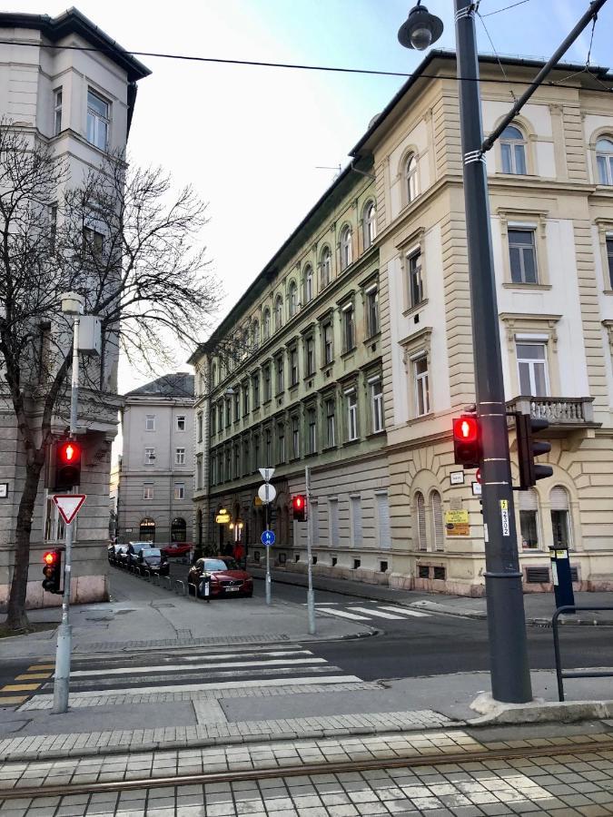 Buda Boutique Apartment Budapest Luaran gambar