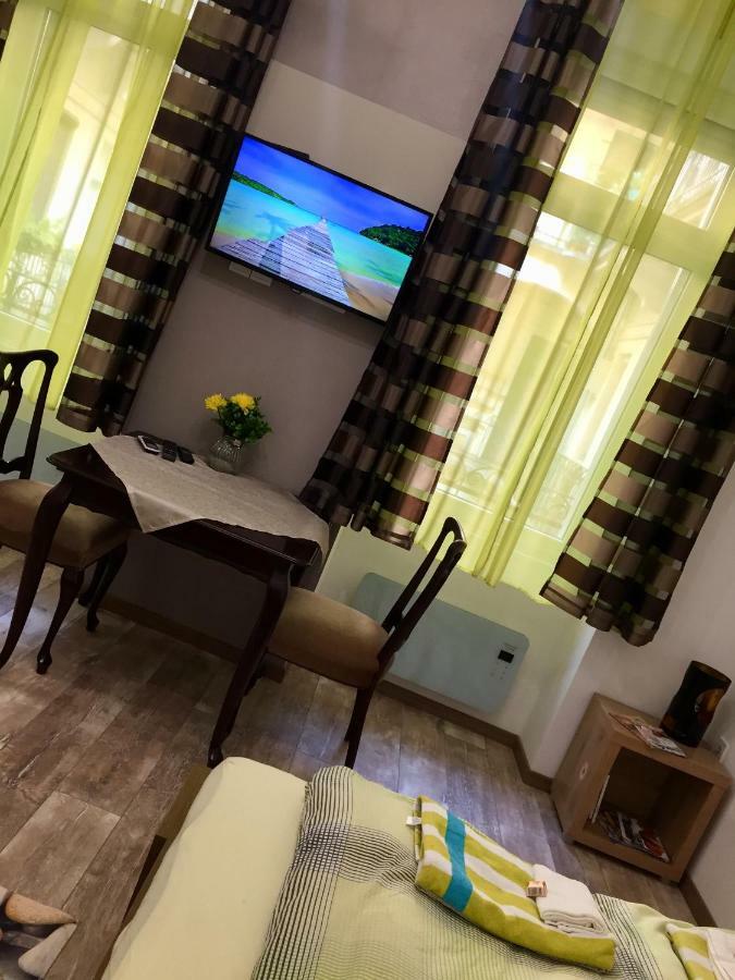 Buda Boutique Apartment Budapest Luaran gambar